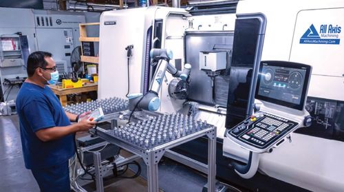 智能升級，安全護航 機器人技術與數據處理如何筑牢工廠疫情防線